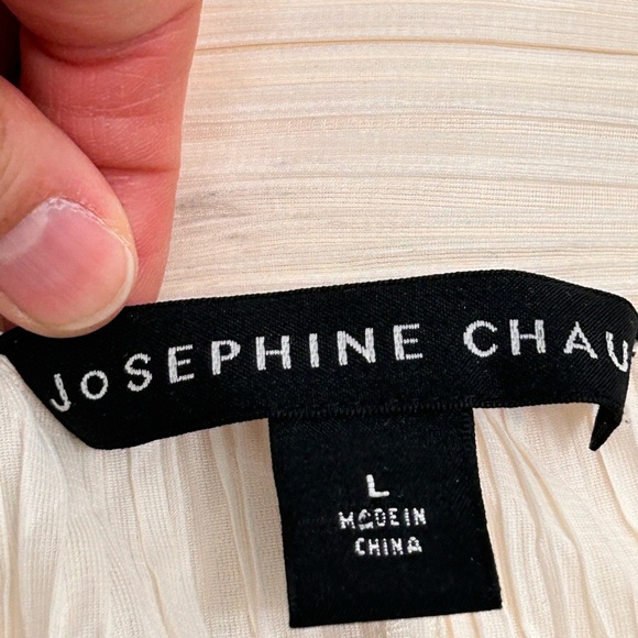 Josephine Chaus Women’s Cream Button Up Crinkle Blouse, size Large - Picture 7 of 9